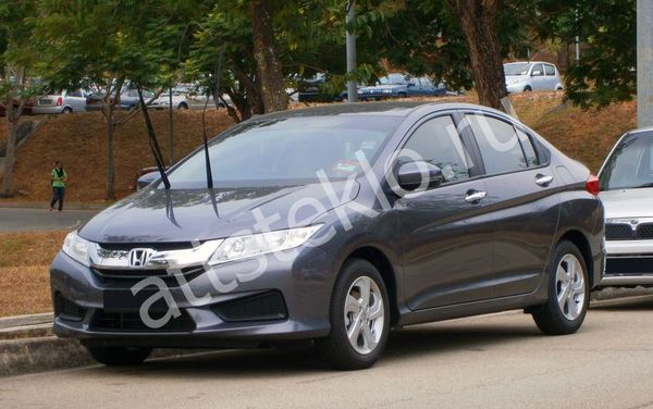 Автостекла Honda City V c установкой в Москве